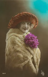 Donna ricca in posa